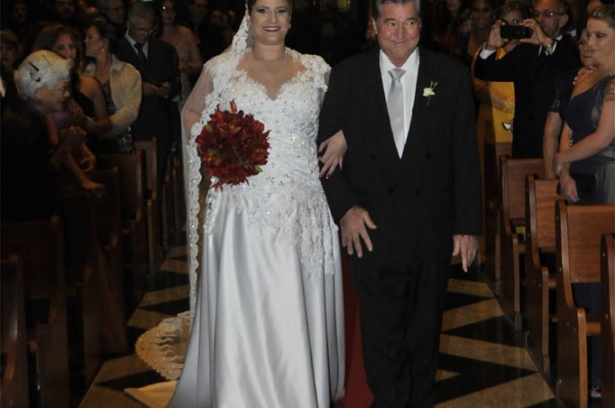"Viu que present&atilde;o Deus reservou para mim? Ele est&aacute; de p&eacute;!" - Veridiana Viana, noiva