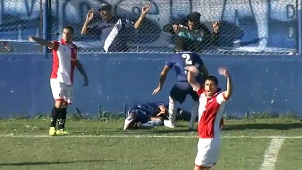Ortega foi empurrado e se chocou contra muro que sustentava alambrado de estádio