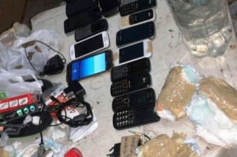 Sacolas com drogas, bebidas e celulares são jogadas no Centro de Custódia de Presos de Justiça de Pedrinhas