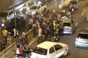 Assaltante baleado no Elevado da Cohab