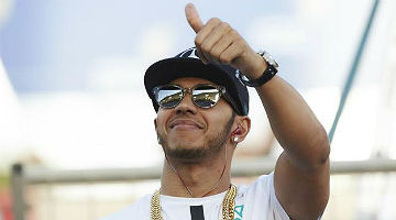 Lewis Hamilton acertou renovação de vínculo e estendeu parceria com a equipe Mercedes
