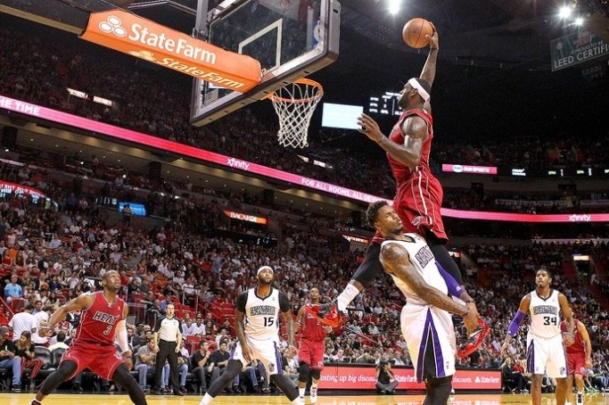 Lebron James enterra bonito!