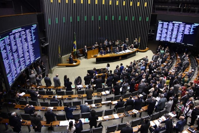 Financiamento de empresas a partidos