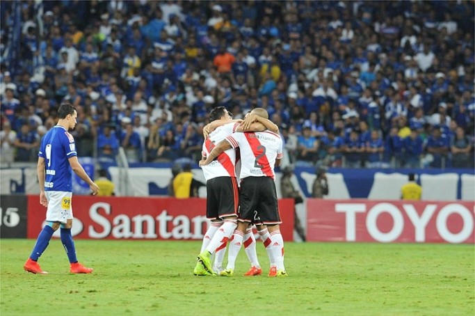 River Plate sobrou em campo. Poderia ter feito quatro ou cinco, mas marcou "apenas" tr&ecirc;s vezes no Mineir&atilde;o