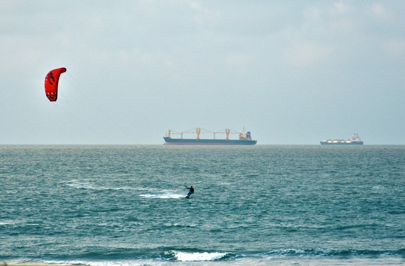 Kitesurf na Praia São Marcos.