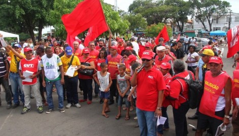 Paraliza&ccedil;&atilde;o Nacional faz ato de protesto na pra&ccedil;a Deodoro 