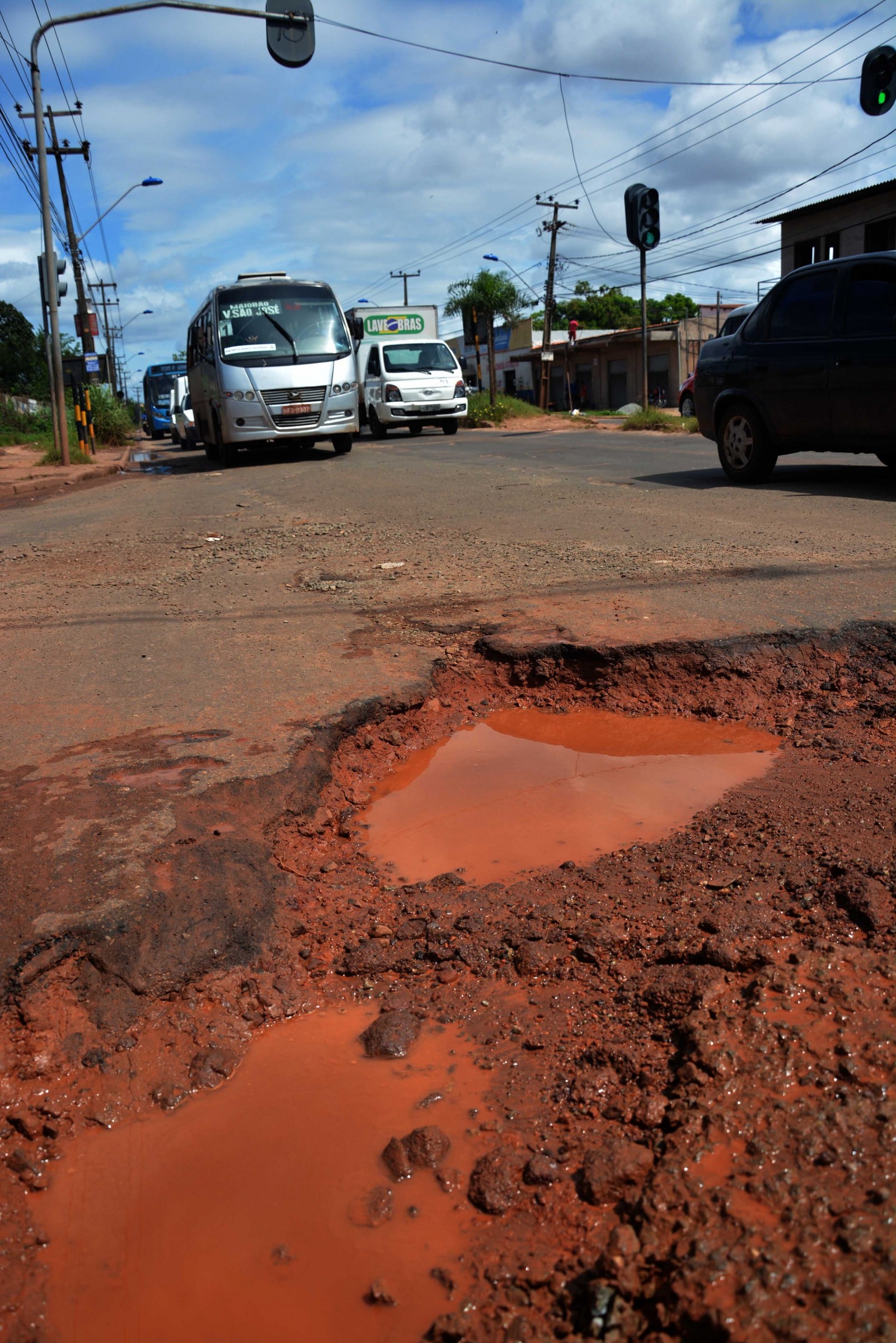 MA 201 estrada de acesso a Ribamar está tomada por buracos