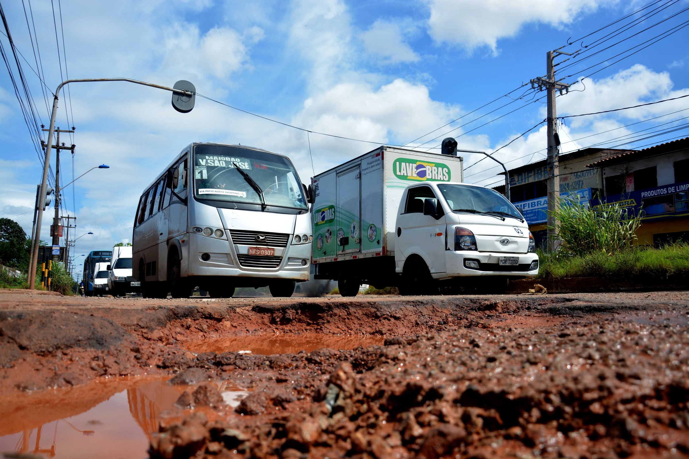 MA 201 estrada de acesso a Ribamar está tomada por buracos