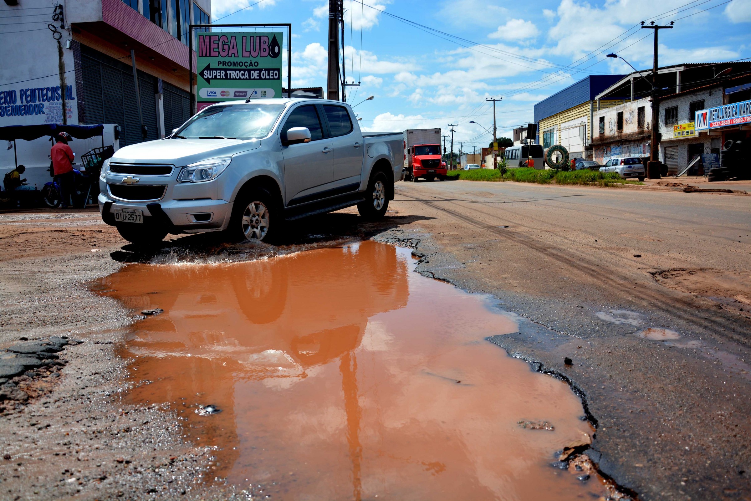 MA 201 estrada de acesso a Ribamar está tomada por buracos