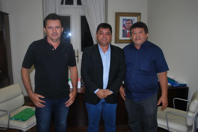 Secret&aacute;rio M&aacute;rcio Jerry recebe prefeitos de Governador Edson Lob&atilde;o, S&iacute;tio Novo e Colinas
