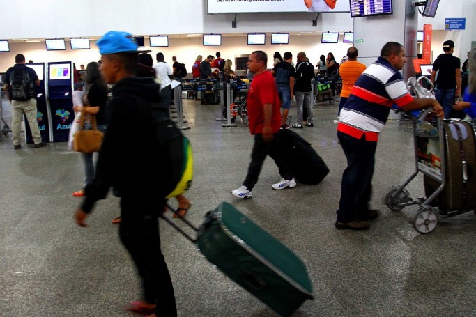 Grande movimentação no aeroporto Cunha Machado durante a madrugada