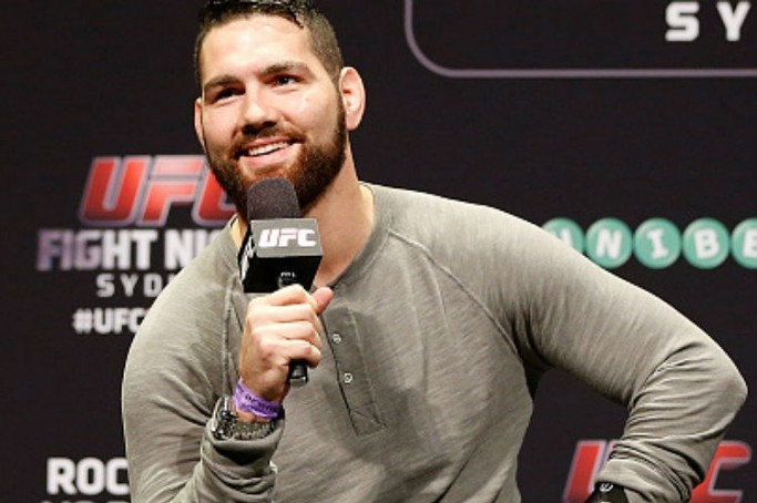 Chris Weidman mostra admira&ccedil;&atilde;o por estilo de Aldo, mas destaca atributos f&iacute;sicos de McGregor