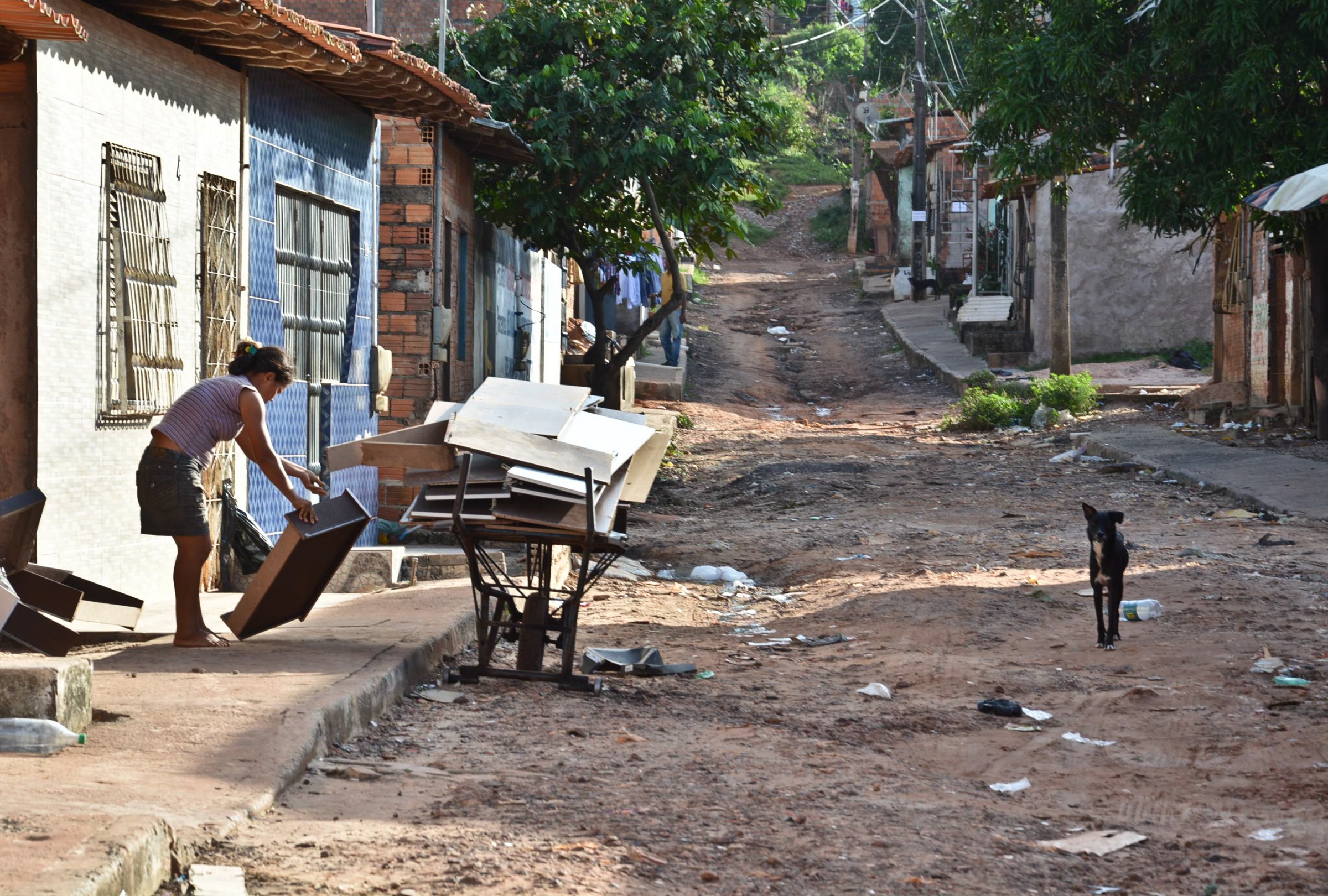 Devido à onda de violência no bairro (Vila Natal) Coroadinho, policiamento é reforçado.