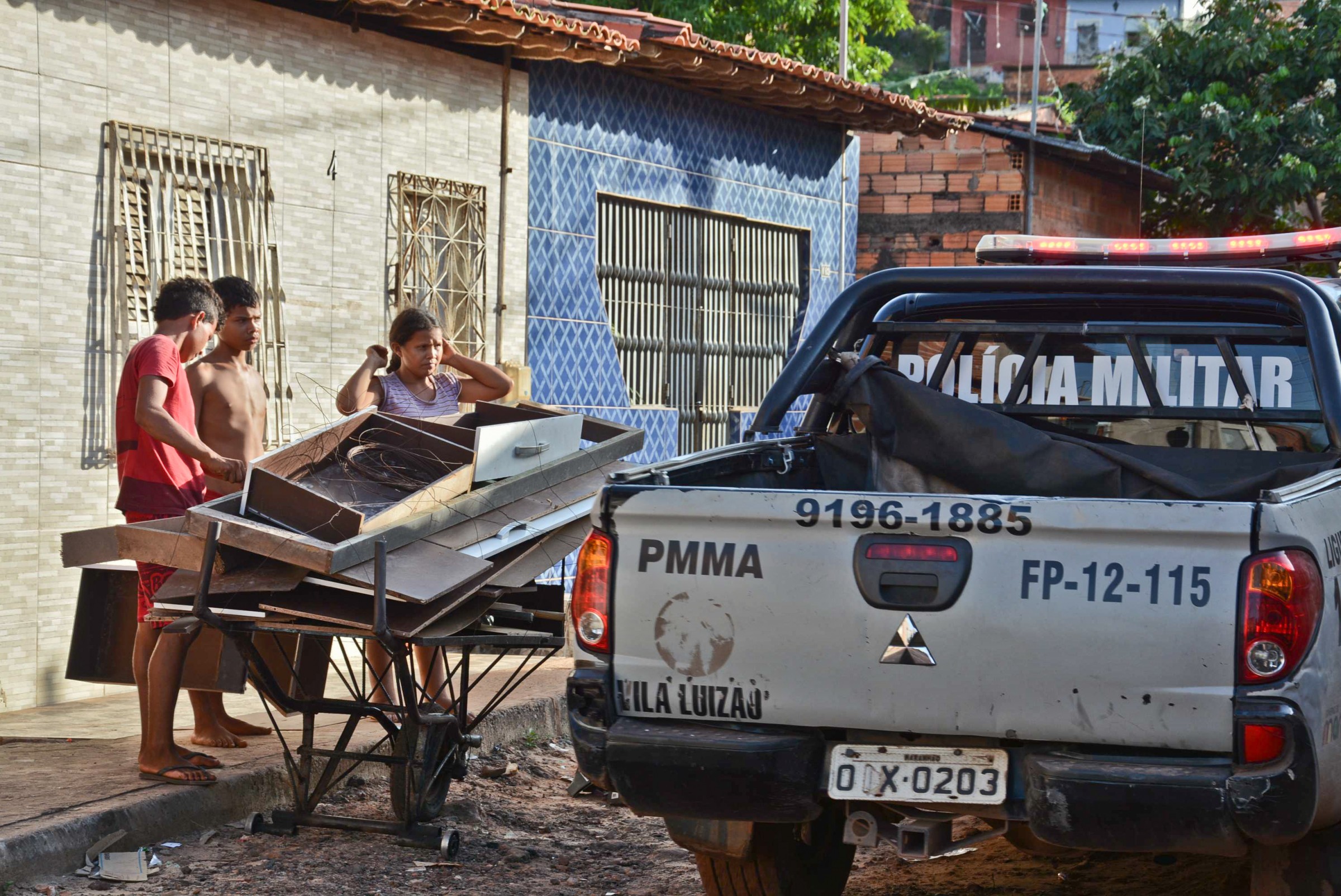 Devido à onda de violência no bairro (Vila Natal) Coroadinho, policiamento é reforçado.