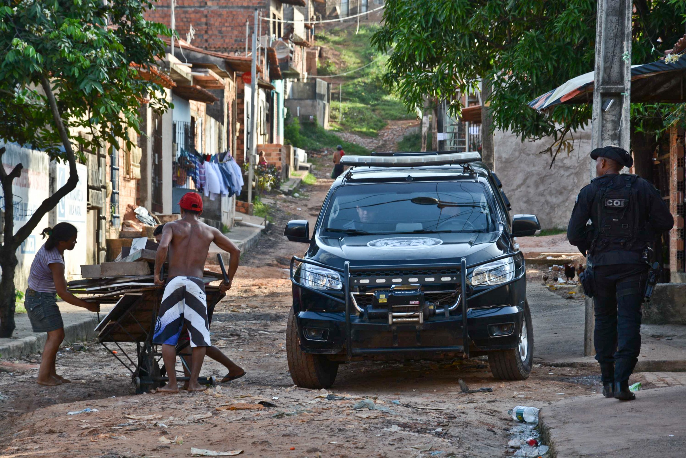 Devido à onda de violência no bairro (Vila Natal) Coroadinho, policiamento é reforçado.