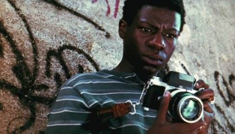 Dirigido por Fernando Meirelles, Cidade de Deus &eacute; um dos filmes brasileiros mais premiados de todos os tempos. O longa coleciona pr&ecirc;mios como o de Cannes, Bafta, Havana, entre outros e tamb&eacute;m concorreu em quatro categorias no Oscar de 2004.