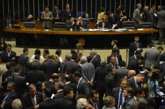 Deputados descartam propostas da sociedade civil para a reforma política