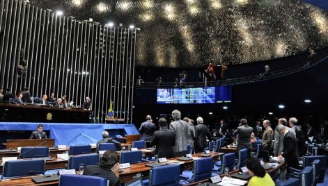 MP que altera tabela do IR tranca a pauta do Plenário