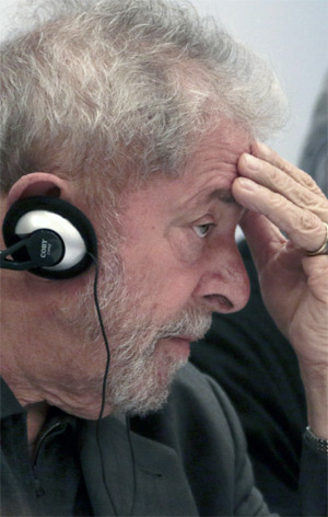 'Não dá para ele se isentar e jogar toda a culpa no PT. Lula ainda é a principal liderança', avalia a deputada Luiza Erundina, que já foi filiada ao PT