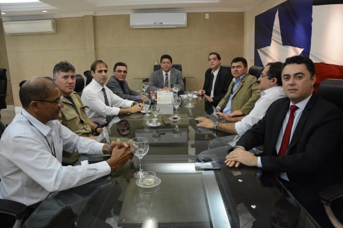 Governo realiza encontro com representantes da PRF