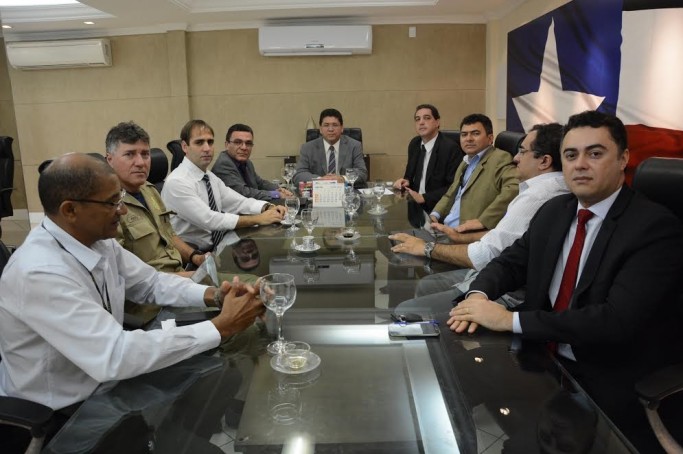 Governo realiza encontro com representantes da PRF