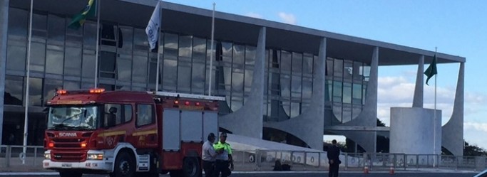 Suspeita de bomba isola área em frente ao Palácio do Planalto