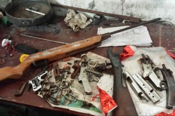 Polícia prende suspeito de fabricar armas para facções criminosas