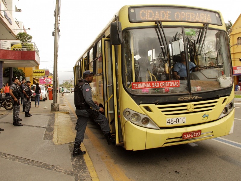 ÔNIBUS