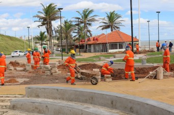 Governo do Estado recupera Praça da Avenida Litorânea