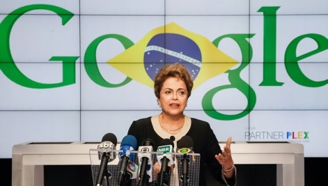 Presidenta Dilma Rousseff durante encontro com a senhora Janet Napolitano, presidemte da Universidade da Calif&oacute;rnia.