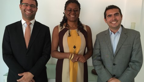 O executivo de Planejamento de Malha da Gol, Bhrener Matos; a secret&aacute;ria de Turismo do Maranh&atilde;o, Delma Andrade; e o secret&aacute;rio-adjunto de Rela&ccedil;&otilde;es com o Mercado da Secretaria de Turismo do Maranh&atilde;o, Marcus Vin&iacute;cius Campos