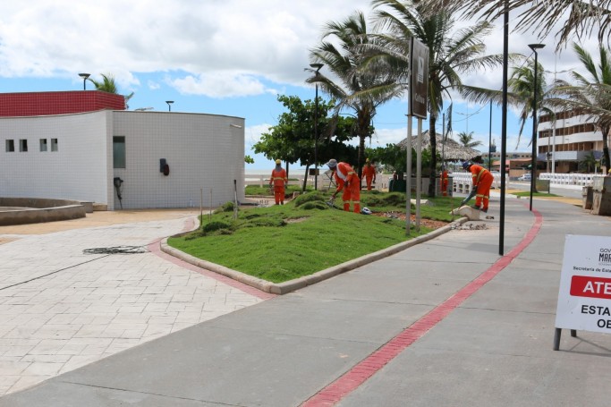 Governo do Estado recupera Praça da Avenida Litorânea