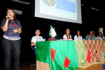 Supervisora Escolar do C.E Fernando Perdig&atilde;o, Izabel Cristina Marquinhos Serra apresentou projetos desenvolvidos com estudantes