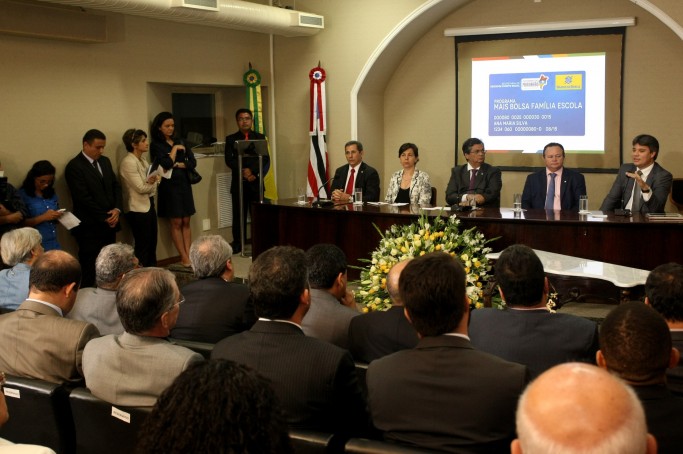 Governador Flávio Dino Lança programa bolsa escola,