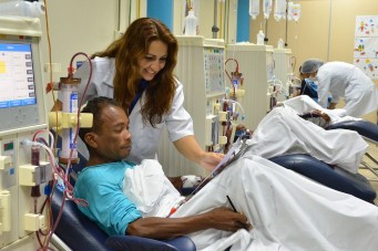 Prefeitura garante continuidade de estudos a pacientes em tratamento de hemodi&aacute;lise