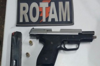 Suspeitos morrem em confronto com a polícia após roubo de veículo