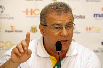 S&eacute;rgio Frota pagou apenas um m&ecirc;s dos tr&ecirc;s que devia aos jogadores e funcion&aacute;rio do Sampaio