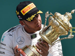 Hamilton vence o GP da Inglaterra; Massa fica fora do p&oacute;dio   