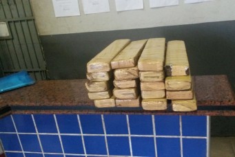 Polícia Militar apreende 19 tabletes de maconha em Barra do Corda