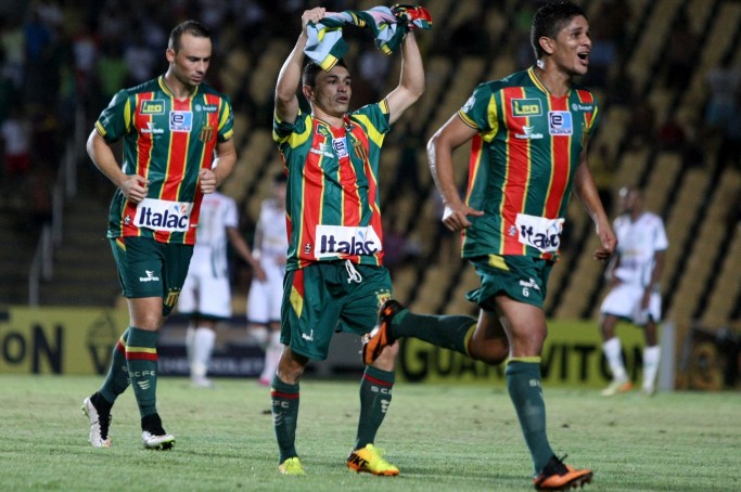 Sampaio Corr&ecirc;a vence a Luverdense com gols nos acr&eacute;scimos, jogo v&aacute;lido pelo Brasileiro Serie B est&aacute;dio Castel&atilde;o