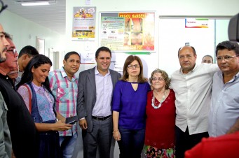 Prefeito Edivaldo entrega Unidade de Sa&uacute;de da Fam&iacute;lia reformada na Vila Embratel  Da Reda&ccedil;&atilde;o