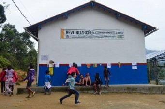O Brasil passou de 19,6% dos alunos matriculados, em 1990, para 7% em 2013