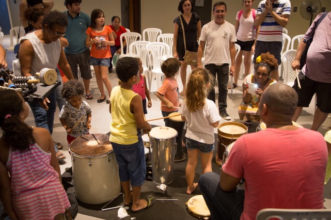 Crian&ccedil;as participam de oficina musical do ?Mais Cultura e Turismo?