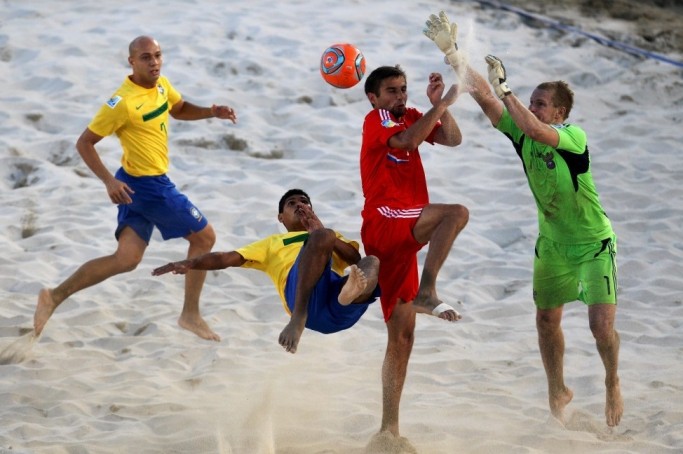 A Sele&ccedil;&atilde;o Brasileira de Beach Soccer enfrenta a R&uacute;ssia nesta quinta-feira, &agrave;s 14 horas