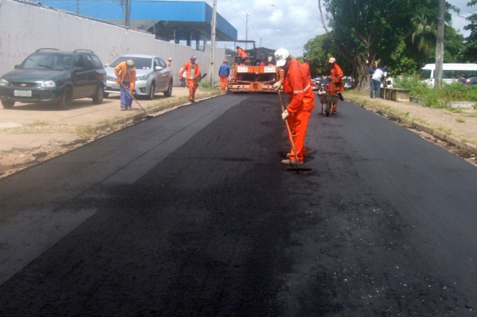 Bairro da Vila Palmeira recebe asfalto novo em 18 vias
