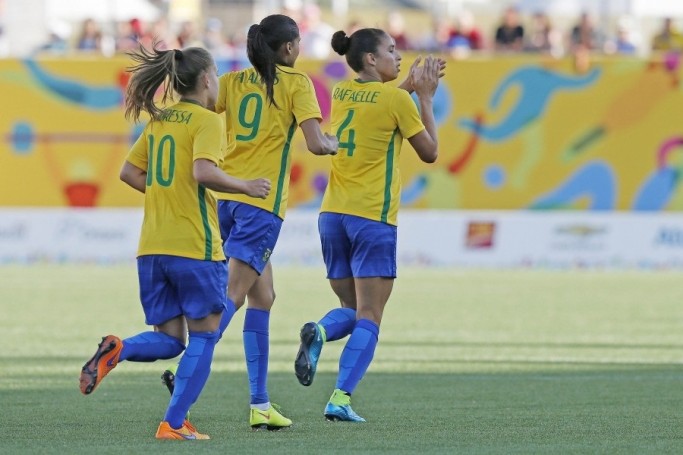 Rafaelle &eacute; eleita a melhor jogadora da semifinal feminino