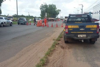 Servi&ccedil;o de infraestrutura causa um engarrafamento 1,5 Km na BR 135