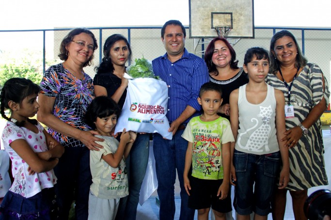 Entrega de Alimentos do PAA no Bequim&atilde;o