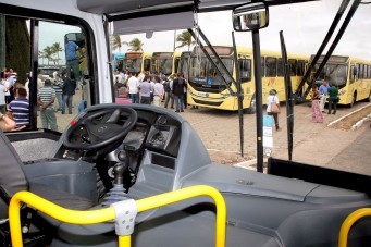 Prefeitura inicia serviço de recarga embarcada no transporte público da capital
