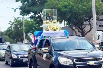 Padroeira percorre a Ilha